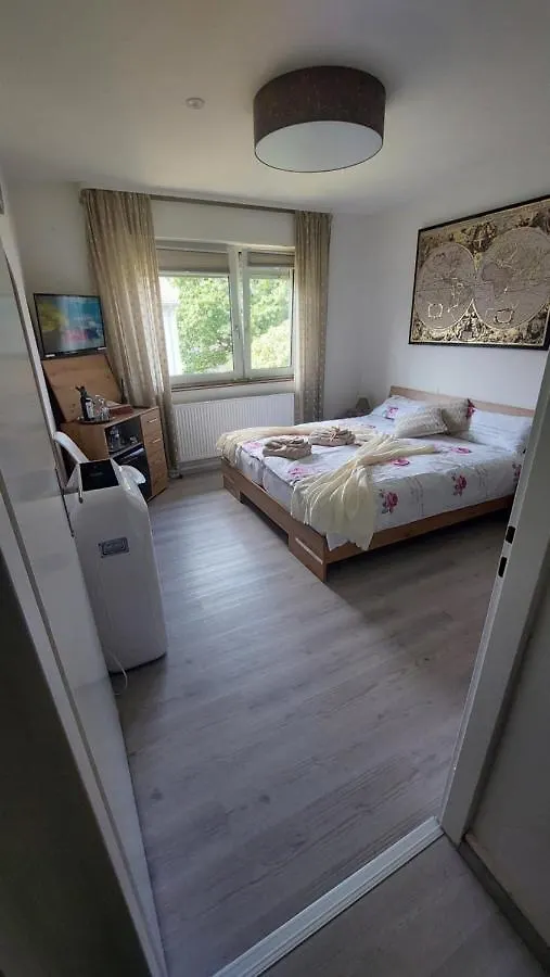Pension Ringo, Airport Pit Stop, Bahnhof Und Flughafen In Der Naehe Baden-Baden Appartamento